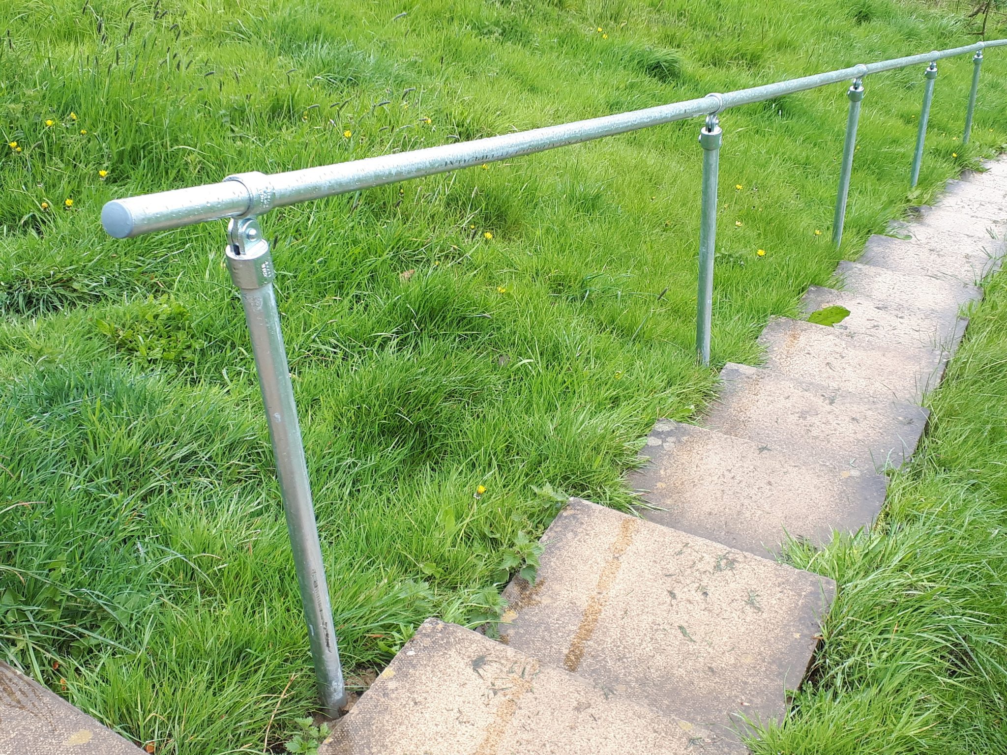 Floor Mounted Galvanised Steel Handrail (42mm Diameter Tube) – Suits ...