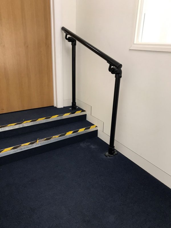 Offset Black, Green or White Steel handrail with swivel joints (42mm Diameter Tube) – Suits any Handrail angle for steps, paths, ramps or driveways – Type FDHR1G